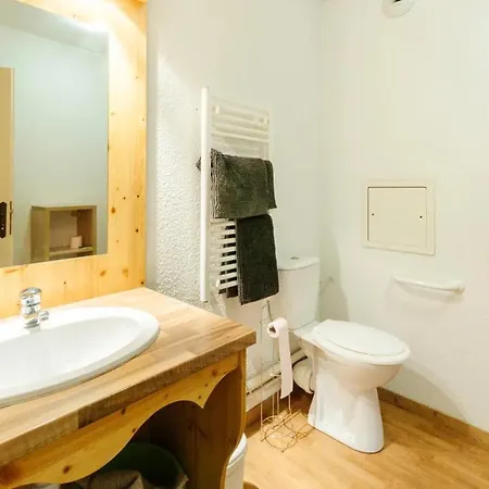 Apartment 2101 *